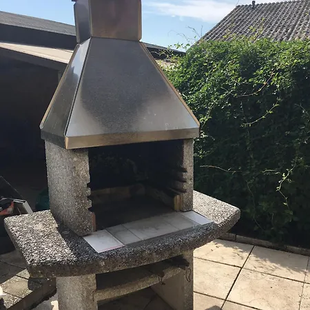 Gemuetliches, Ruhiges Dachgeschosszimmer * Ehringshausen (Lahn-Dill)