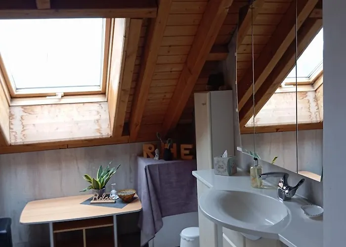 דירה Gemuetliches, Ruhiges Dachgeschosszimmer *